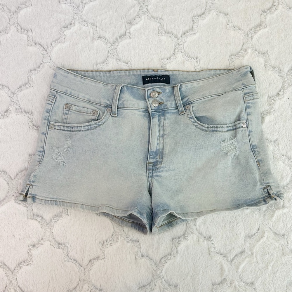 Aeropostale Low Rise Midi Light Wash Denim Shorts with Flap Pockets Size 14